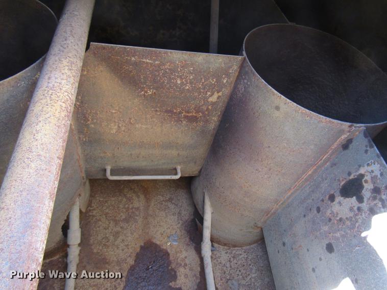 image for item DF7966 1996 Caterpillar 613C Series II water wagon