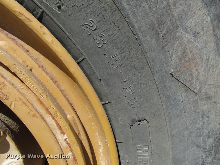 image for item DF7966 1996 Caterpillar 613C Series II water wagon