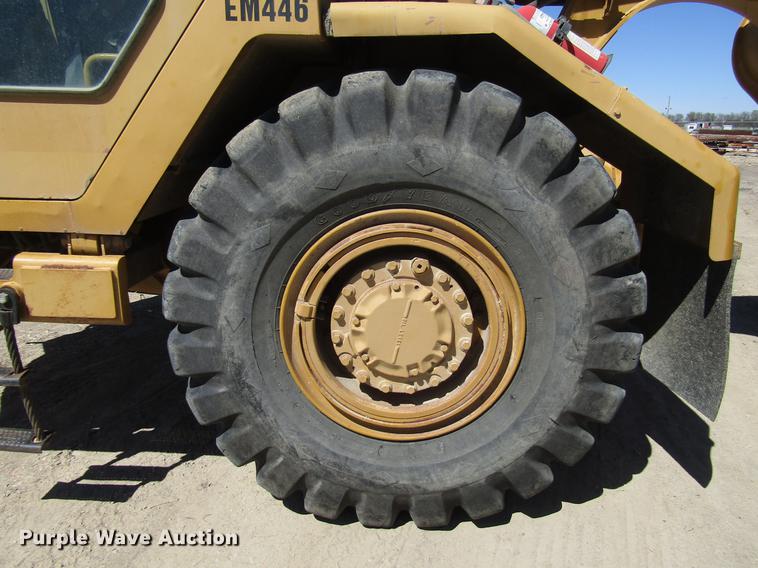 image for item DF7966 1996 Caterpillar 613C Series II water wagon