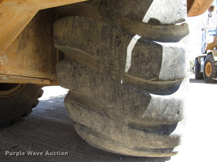 image for item DF7966 1996 Caterpillar 613C Series II water wagon