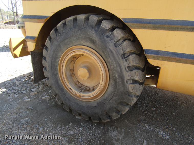 image for item DF7966 1996 Caterpillar 613C Series II water wagon