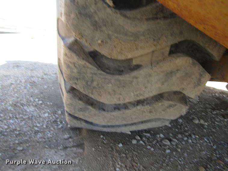 image for item DF7966 1996 Caterpillar 613C Series II water wagon