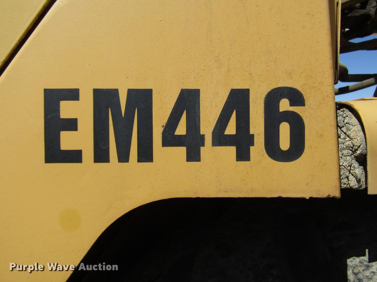 image for item DF7966 1996 Caterpillar 613C Series II water wagon