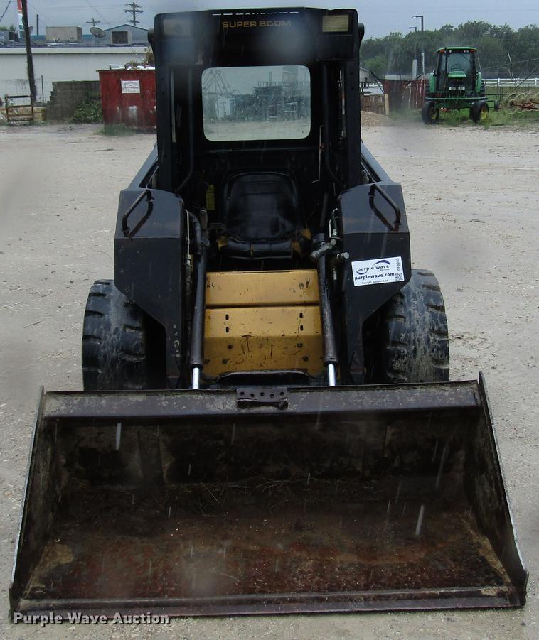 image for item DF8043 1997 New Holland LX465 skid steer