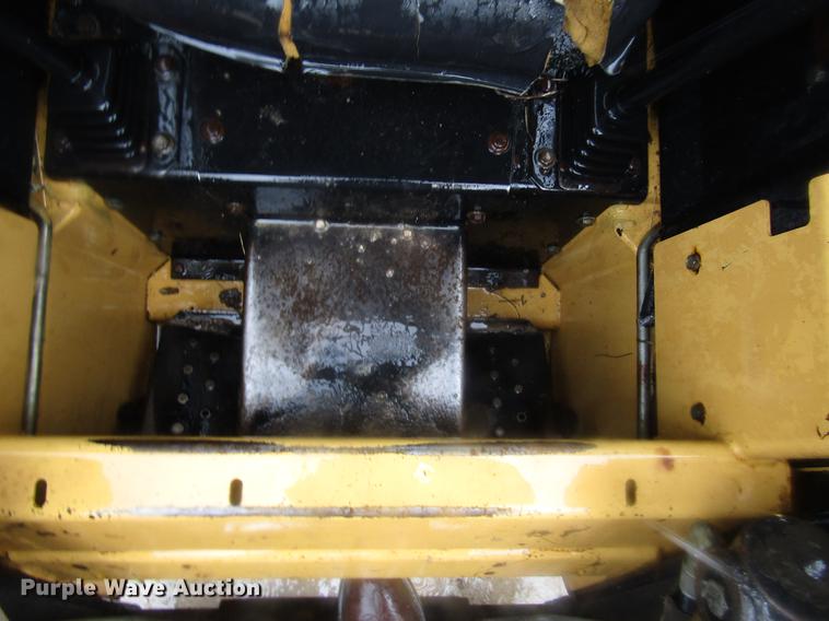image for item DF8043 1997 New Holland LX465 skid steer