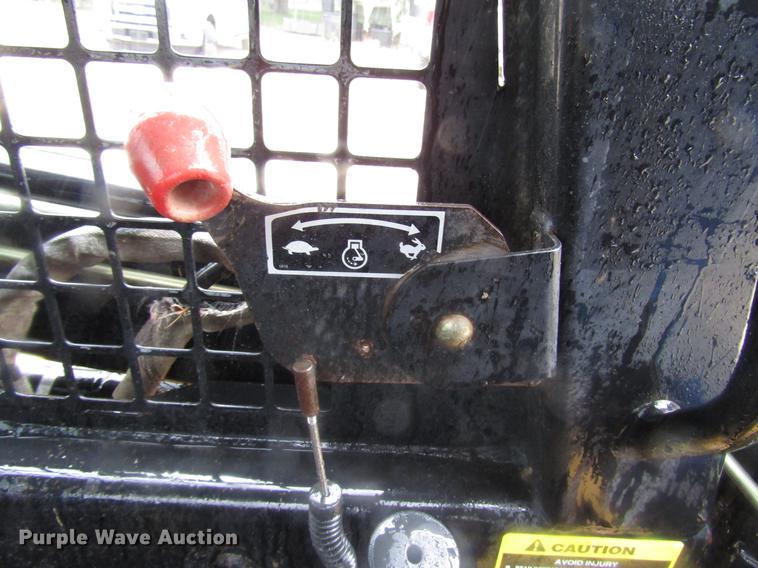 image for item DF8043 1997 New Holland LX465 skid steer