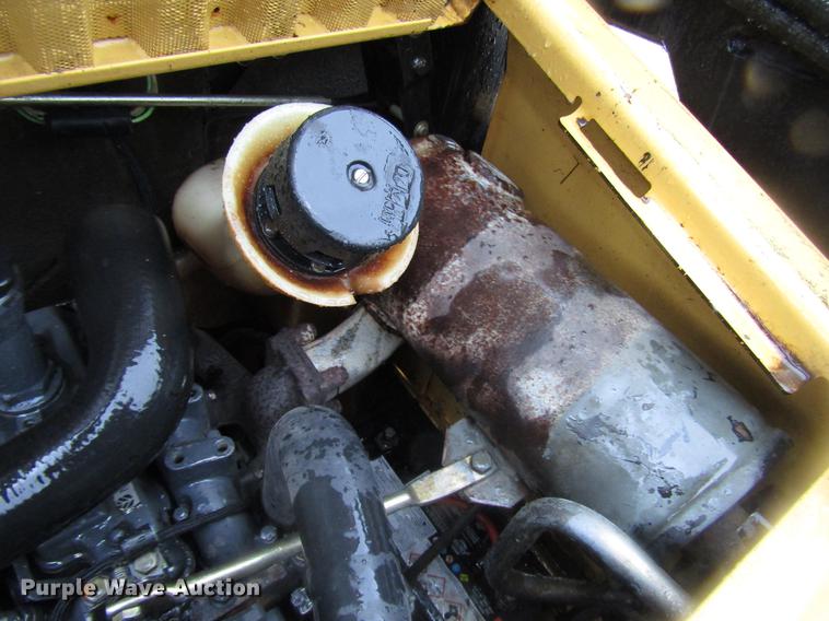 image for item DF8043 1997 New Holland LX465 skid steer