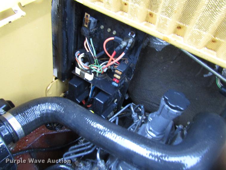 image for item DF8043 1997 New Holland LX465 skid steer