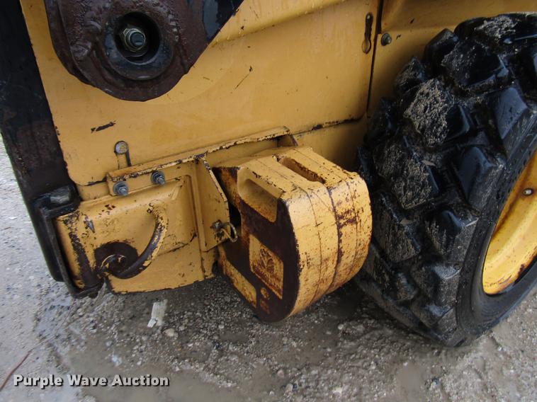 image for item DF8043 1997 New Holland LX465 skid steer