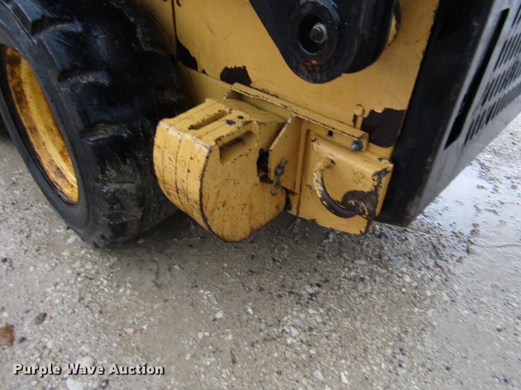 image for item DF8043 1997 New Holland LX465 skid steer