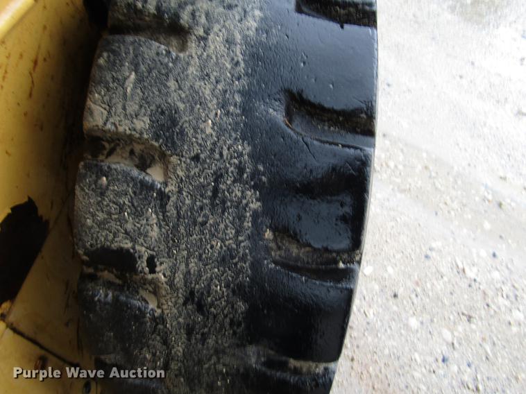 image for item DF8043 1997 New Holland LX465 skid steer