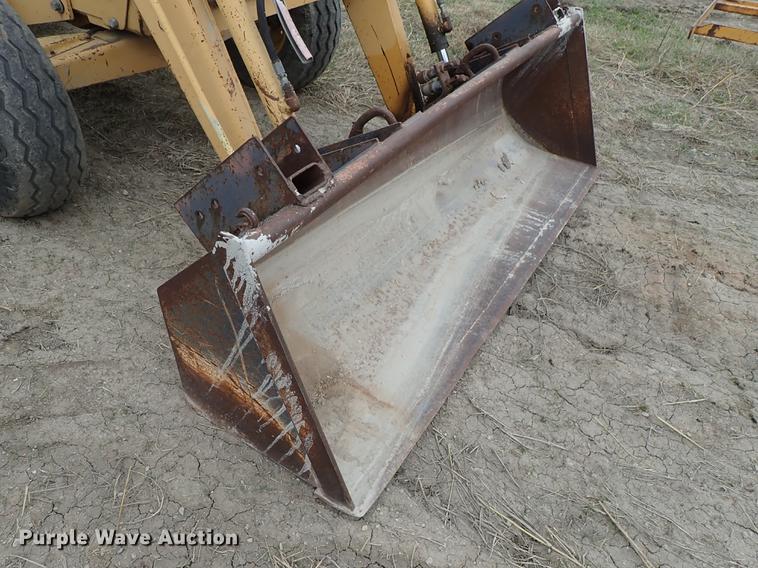 image for item DF8845 Ford 3450 tractor