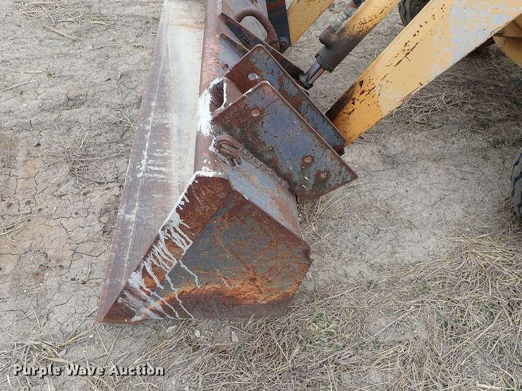 image for item DF8845 Ford 3450 tractor