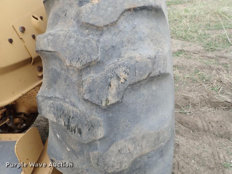 image for item DF8845 Ford 3450 tractor