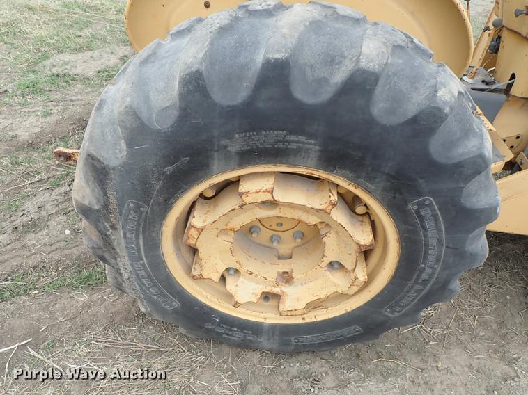 image for item DF8845 Ford 3450 tractor