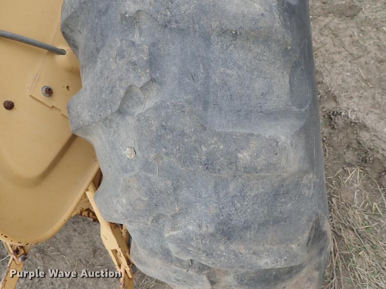 image for item DF8845 Ford 3450 tractor