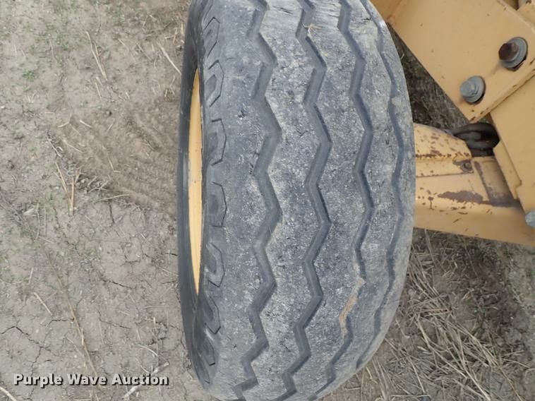 image for item DF8845 Ford 3450 tractor