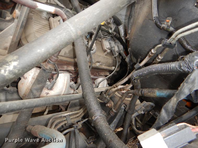 image for item DG1043 2006 GMC C7500 bucket truck