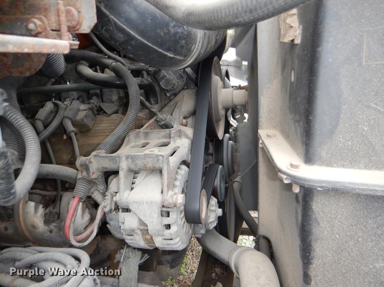 image for item DG1043 2006 GMC C7500 bucket truck