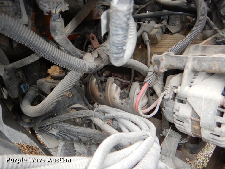 image for item DG1043 2006 GMC C7500 bucket truck