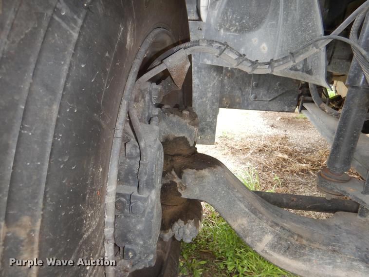 image for item DG1043 2006 GMC C7500 bucket truck