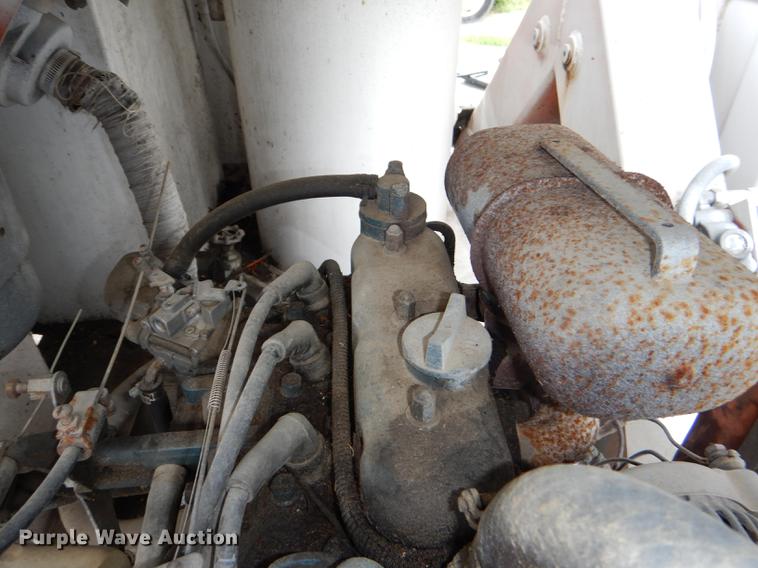 image for item DG1043 2006 GMC C7500 bucket truck