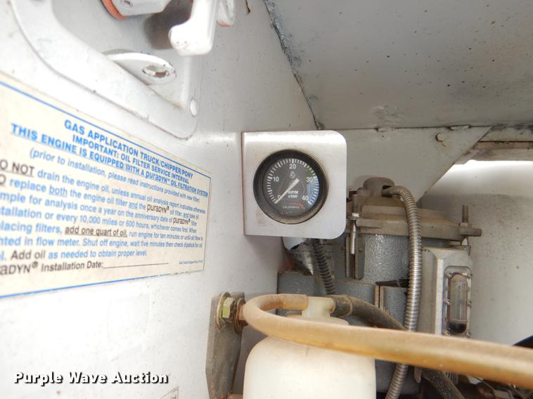 image for item DG1043 2006 GMC C7500 bucket truck