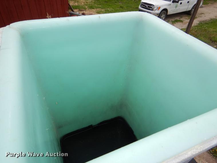 image for item DG1043 2006 GMC C7500 bucket truck