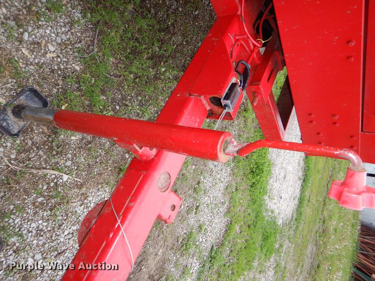 image for item DG1052 2004 Morbark 12 wood chipper