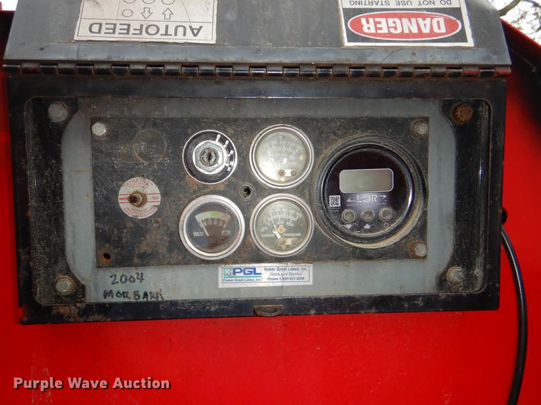 image for item DG1052 2004 Morbark 12 wood chipper