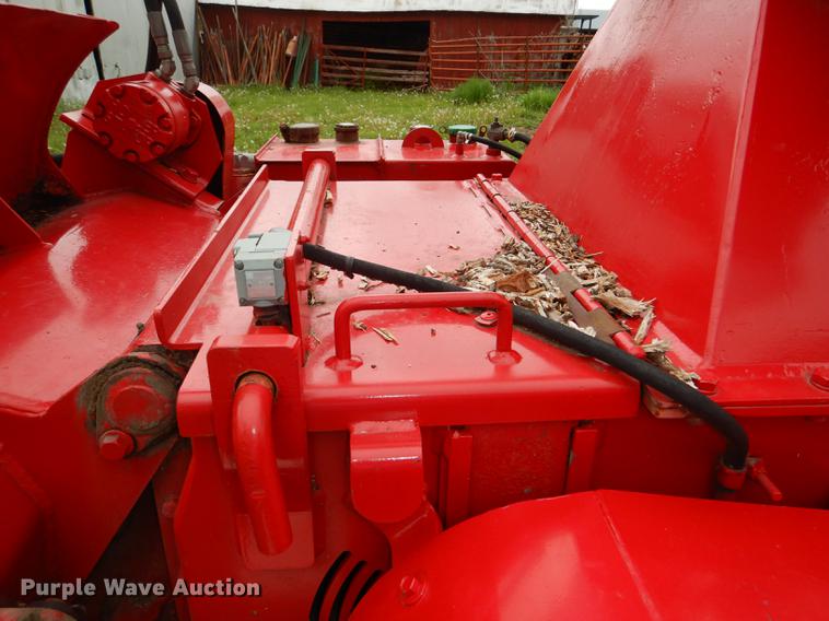 image for item DG1052 2004 Morbark 12 wood chipper