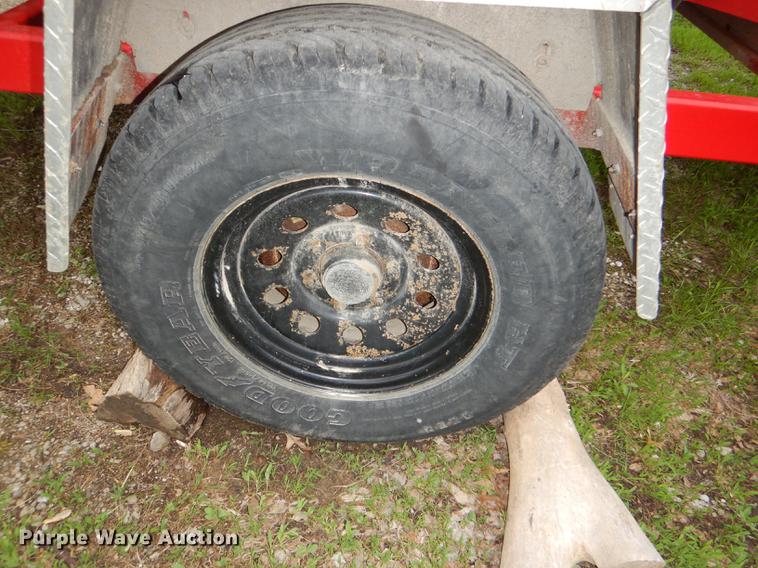 image for item DG1052 2004 Morbark 12 wood chipper