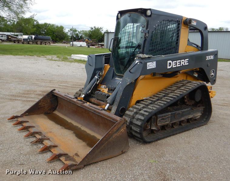 image for item DG1062 2014 John Deere 333E skid steer