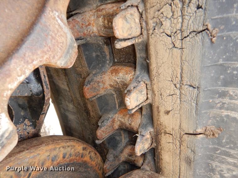 image for item DG1062 2014 John Deere 333E skid steer