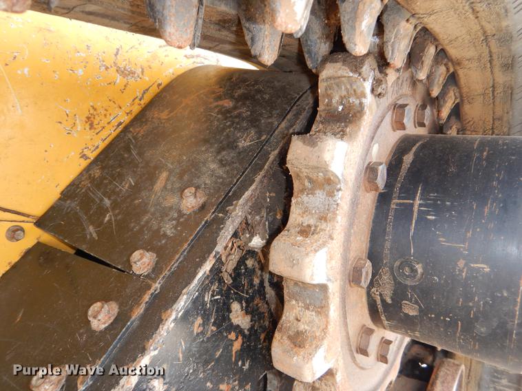 image for item DG1062 2014 John Deere 333E skid steer