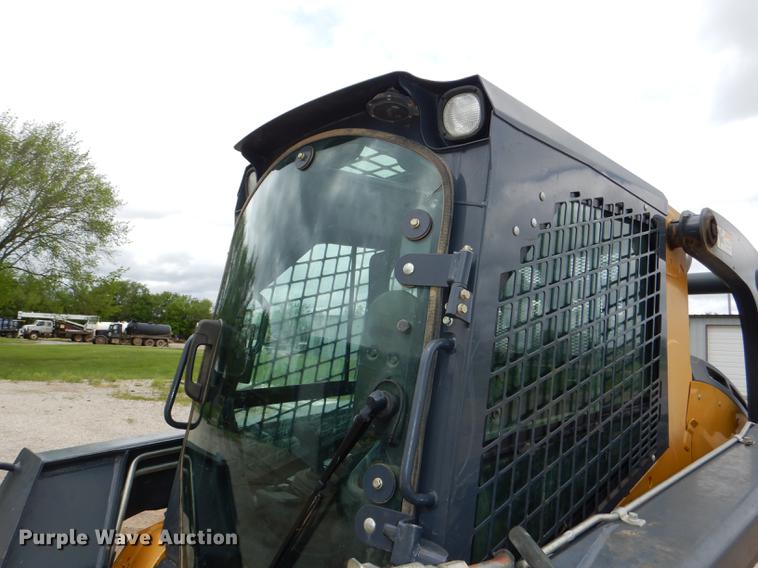 image for item DG1062 2014 John Deere 333E skid steer