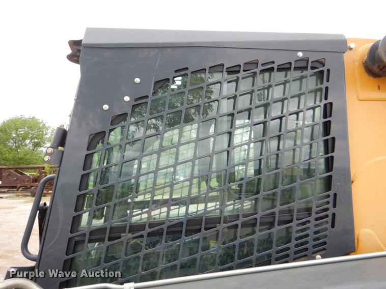 image for item DG1062 2014 John Deere 333E skid steer