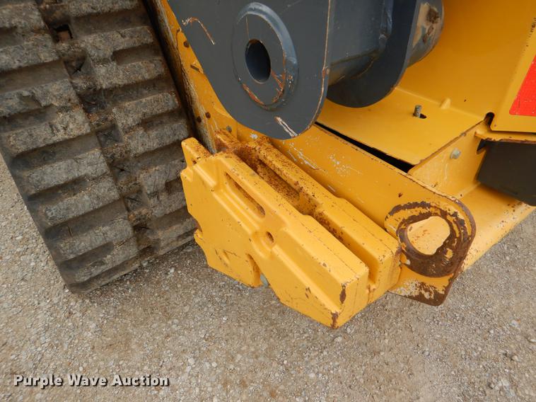 image for item DG1062 2014 John Deere 333E skid steer