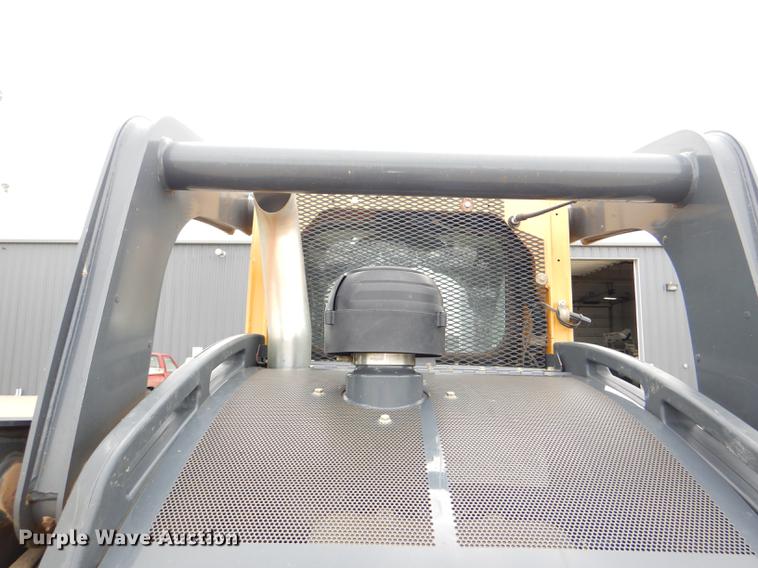 image for item DG1062 2014 John Deere 333E skid steer