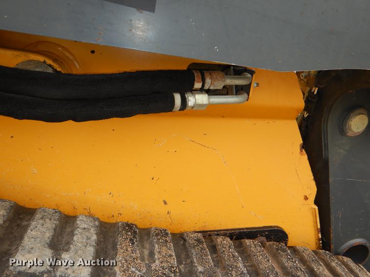 image for item DG1062 2014 John Deere 333E skid steer