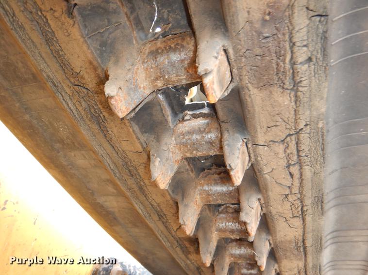 image for item DG1062 2014 John Deere 333E skid steer