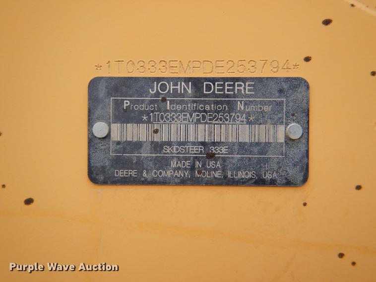image for item DG1062 2014 John Deere 333E skid steer