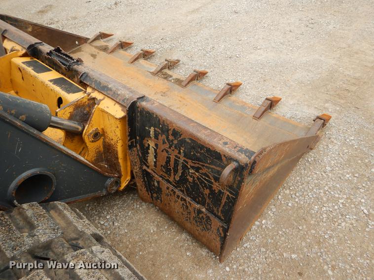 image for item DG1062 2014 John Deere 333E skid steer