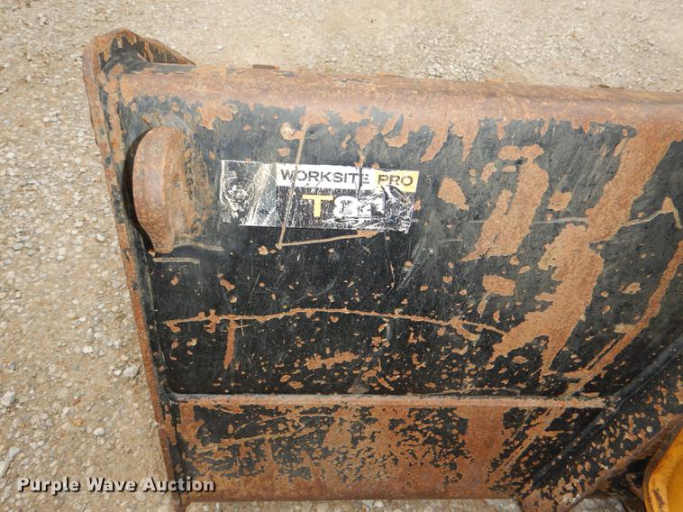 image for item DG1062 2014 John Deere 333E skid steer