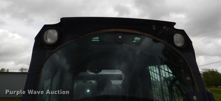 image for item DG1062 2014 John Deere 333E skid steer