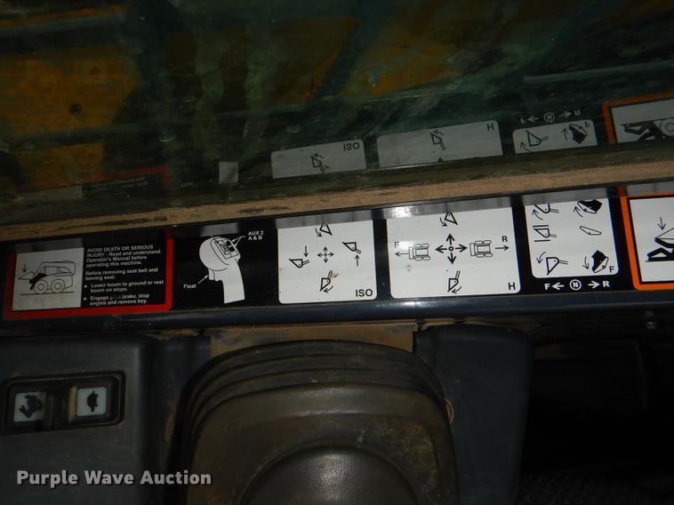 image for item DG1062 2014 John Deere 333E skid steer