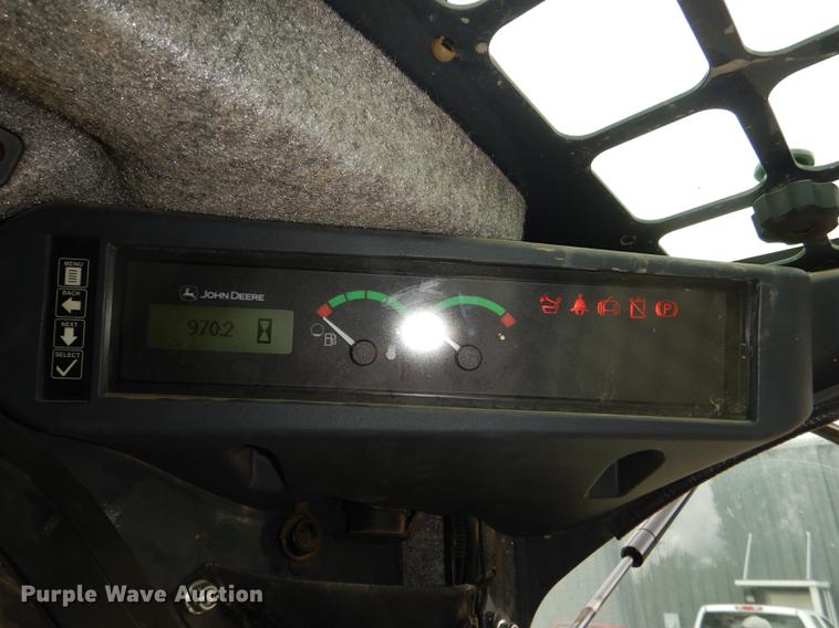 image for item DG1062 2014 John Deere 333E skid steer