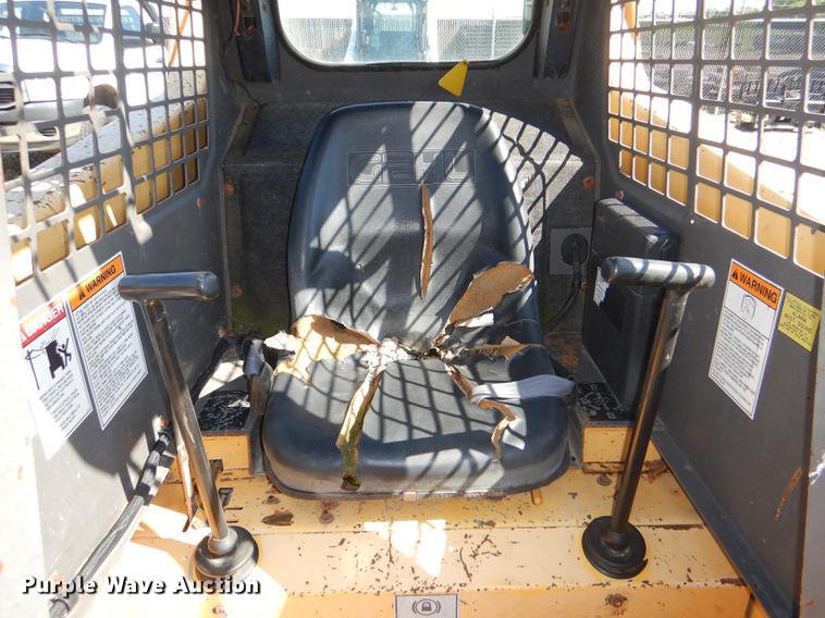 image for item DG1068 1997 Gehl 6635SXT skid steer