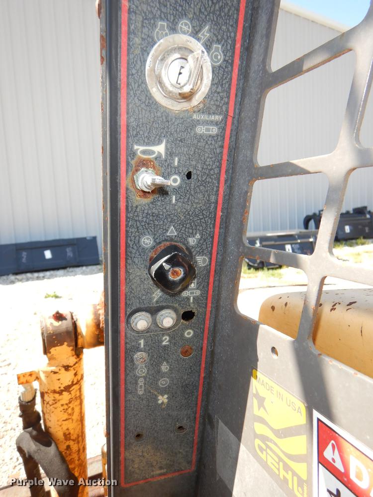 image for item DG1068 1997 Gehl 6635SXT skid steer