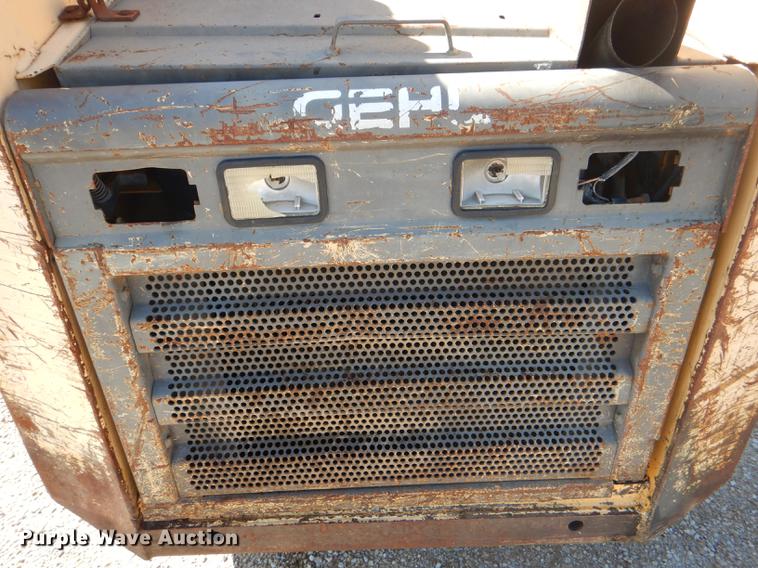 image for item DG1068 1997 Gehl 6635SXT skid steer